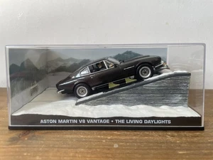 ASTON MARTIN V8 VANTAGE #14 James Bond Car Collection Model The Living Daylights - Picture 1 of 6
