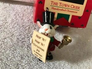 Christmas ornament Hallmark Town Crier Rabbit Top hat bell CH3621 - Picture 1 of 6