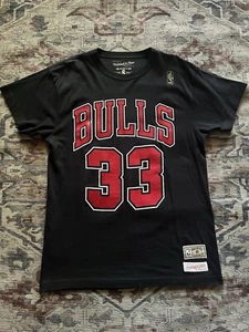 Chicago Bulls - Picture 1 of 2