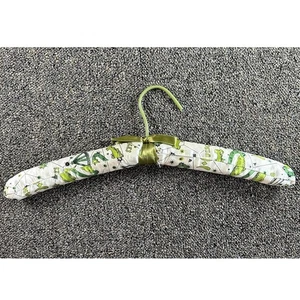 Vintage 1950s Andre Richard Risces Zodiac Satin Hanger Green - Picture 1 of 3