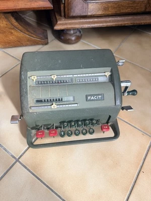 Ancienne machine à calculer FACIT - Photo 1/4