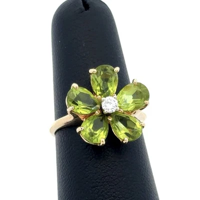 Stunning 14K Yellow Gold Peridot Diamond Floral Cocktail Statement Size 6 Ring - Image 1 of 4