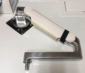 Humanscale Adjustable Articulating Rotating Monitor Arm w/ Mounting Plate - Picture 1 of 3