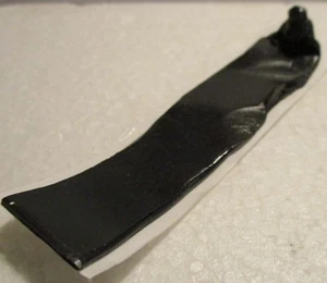 'Black Tack' 1 x 100 mm tira Hornby o Bachman Loco masilla fijación de cableado - Imagen 1 de 10