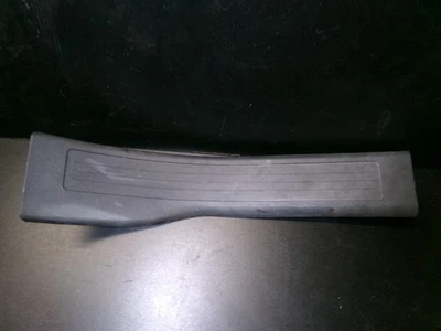 Borde alféizar puerta trasera derecha negro 1646801135 06-11 mercedes-benz w164 ml350 ml500 Foto 1 de 4