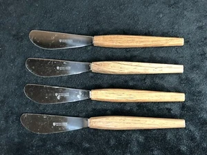 Set di 4 coltelli da burro vintage Justinus Solingen inox Germania, manici in legno - Foto 1 di 4