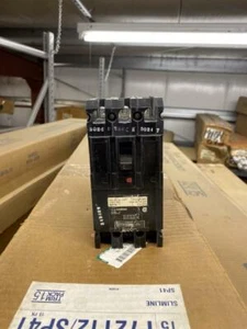 Siemens ITE E43B020 3P 20A Breaker 480V Molded Case Circuit Breaker - Foto 1 di 7