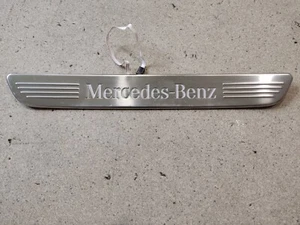 Dekor Mercedes 205 Einstiegsleiste Vorne Links Door Entry Cover Trim A2056806903 - Picture 1 of 10