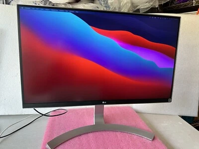 LG 27" inch UHD 4K LED monitor w USB-C, Displayport, HDMI. Model 27UD88-W - Image 1 of 4