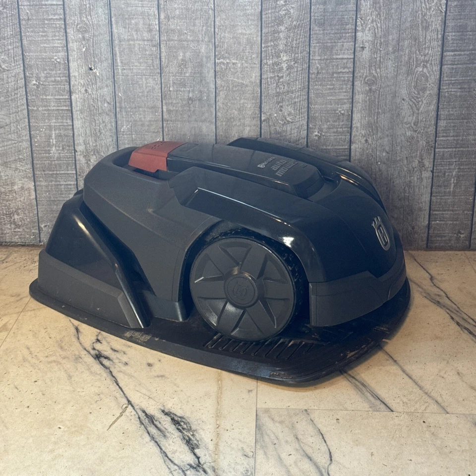 Rasaerba Husqvarna 308 o robot tagliaerba 305 fino a 600 mq Automower - Immagine 1 di 4
