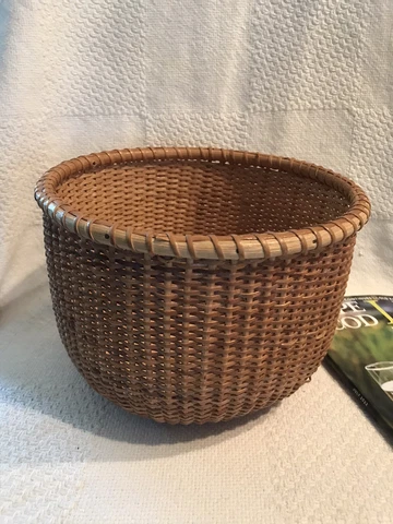 Med.Nantucket Nautical Woven Round Basket 8.5”x5.5” VGUC Cover