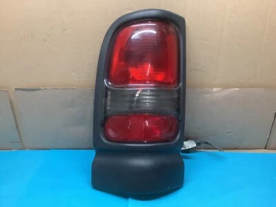 94 95 96 97 98 99 00 01 道奇 RAM 1500 尾灯左起子侧 OEM 二手 — 第 1/2 张图片