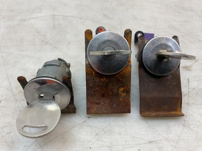 Jeep TJ Wrangler 3 cilindros de cerradura de puerta completa emparejados con llaves 2003-2006 064378 Foto 1 de 4