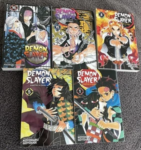 Demon Slayer Kimetsu no Yaiba Vol. Lingua inglese 1, 5, 8, 15 e 16 - Foto 1 di 16
