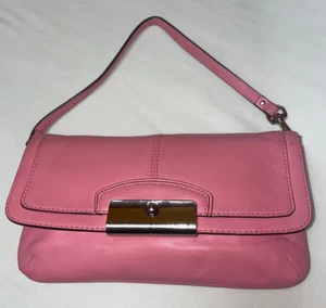 BOLSO DE MANO COACH KRISTIN CUERO SUAVE ROSA 9" BOLSO CLUTCH - Imagen 1 de 12