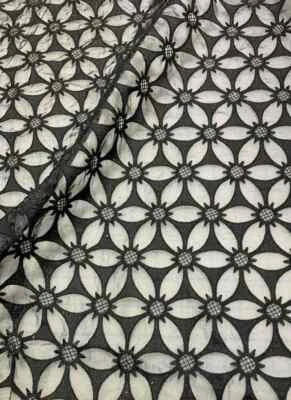 Tela de organza bordada floral margarita negra Foto 1 de 2