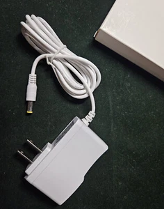 AC/DC ADAPTER OUTPUT: 12V 2A INPUT: 100-240V 50/60Hz MODEL: HXN 1220 FEMALE JACK - Picture 1 of 5