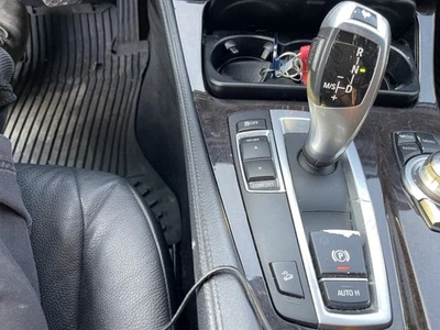 2013 BMW 528i переключение передач 975510 - Изображение 1 из 4