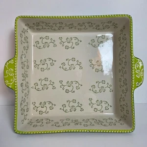 Temp-Tations Floral Lace Shamrock Square Baker 4.5 Qt Plastic Cover Metal Stand - Picture 1 of 9