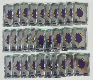 2025 Topps Chrome VeeFriends 30 Karten Base Karma Kiwi #21 - Bild 1 von 1