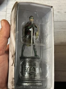 Eaglemoss DC Schachfigur Figur Rotkehlchen - Bild 1 von 10