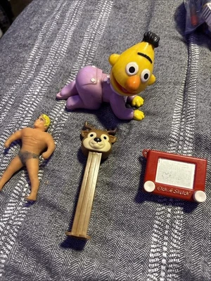 Винтажные игрушки лот из 4 первый эластичной Армстронг, мини Etchasketch и многое другое - Изображение 1 из 4