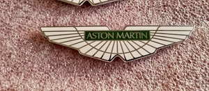Insignia genuina de esmalte para capó o bota Aston Martin 120 mm - Imagen 1 de 1