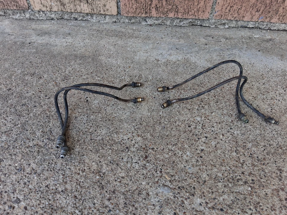 Líneas duras de freno delantero Volvo 240 Foto 1 de 1