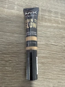 NYX Born To Glow Correttore Radiante, BTGC11 BEIGE ~ Nuovo - Foto 1 di 2