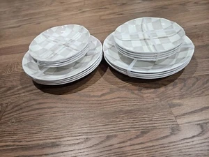 Tan Beige Mocha Checkered Melamine 16 pc Salad Appetizer Dessert Plates  BN - Picture 1 of 1
