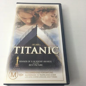 Titanic The Movie VHS Video Leonardo di Caprio Kate Winslett Classic - Picture 1 of 3