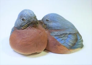 Vintage BABY BLUEBIRDS FIGURINE Hand Painted Resin Mary Hegg Design 1989 5" Long - Picture 1 of 7