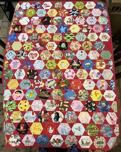 Handgefertigte Steppdecke Baby Kleinkind Unisex 39” x 55” Verschiedenes Schnittmuster - Bild 1 von 11