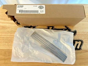 New Harley-Davidson Fuel Tank Console Medallion 14100085 - Bild 1 von 3