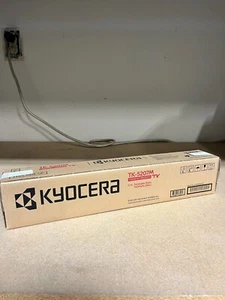 Kyocera TK-5207M 1T02R5BUS0 Magenta Toner Cartridge - Picture 1 of 3