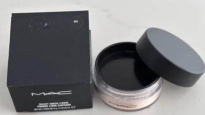 MAC Select Sheer/Loose Powder NC5 - Image 1 of 2