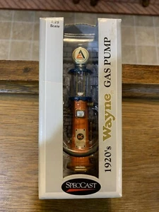 SpecCast Gearbox Allis-Chalmers 1920's Wayne Gas Pump Diecast Replica 1:25 - Picture 1 of 3
