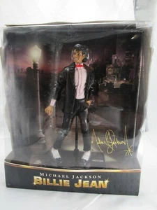 Chaqueta caja Michael Jackson Billie Jean 10" Playmates 2010 # 2230 muy dañada - Imagen 1 de 12
