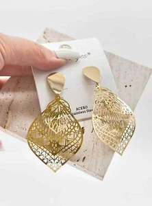 Orecchini Donna Arabesque Oro Acciaio Inox Pendenti Etnici Eleganti 6,5 cm Shell - Foto 1 di 1