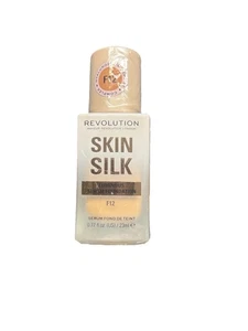 Base de maquillaje Revolution Beauty London, Skin Silk Serum F12 - Imagen 1 de 2