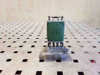 Relè ventola soffiatore VW PASSAT Variant B6 3C5 1.9 Diesel 77kw 2006 26131576 - Immagine 1 di 3