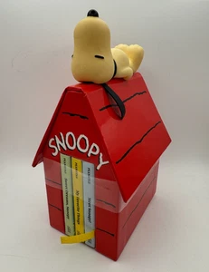 Peanuts SNOOPY Red DOGHOUSE 3 mini libro per bambini set di Charles M Schulz NUOVO! - Foto 1 di 4