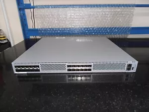 Arista DCS-7150S-24-R 24-port SFP+ 10GigE 1RU Switch + 4 Fans + 2 PSU - Picture 1 of 5