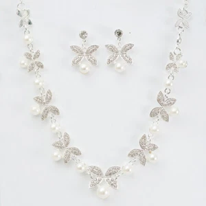 Juego de Pendientes de Collar de Oro Plata Mariposas Cristal Diamante Blanco Perlas - Imagen 1 de 6