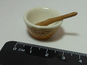 1:12 Scale Ceramic Mixing bowl & Wooden Spoon Dolls House Miniature Accessory - Picture 1 of 3
