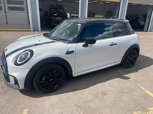MINI COOPER 1.5 SPORT AUTO 2024 *73* REG CAT S REPAIRED - Picture 1 of 10