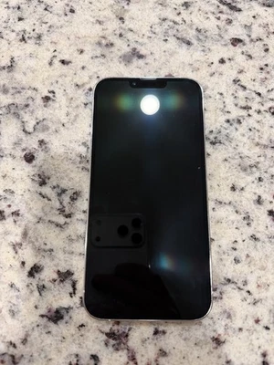 iPhone 13 Pro Max y accesorios Foto 1 de 4