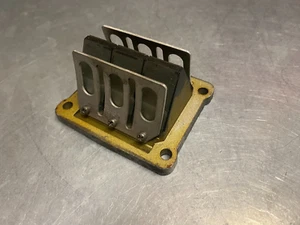 YAMAHA YZ125 ORIGINAL OEM INTAKE REEDS / REED CAGE 💥 1993 G - Bild 1 von 3