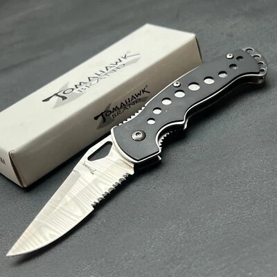 Navaja de Bolsillo Plegable EDC Hoja Grabada Marca Tomahawk Damasco NUEVA en Caja Foto 1 de 4