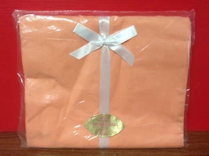 Bed Sheets - Picture 1 of 18